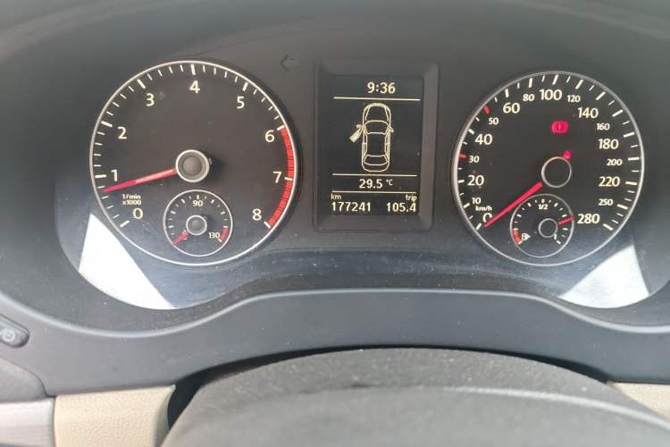 Used Volkswagen Sagitar 2012 1.4TSI Manual Luxury Model Odometer Close Up