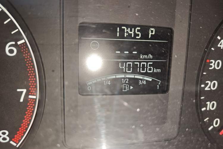 Used Volkswagen Sagitar 2012 1.6L Automatic Comfort Edition Odometer Close Up