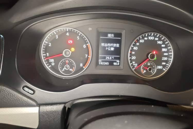 Used Volkswagen Sagitar 2012 1.4TSI Automatic Luxury Edition Odometer Close Up