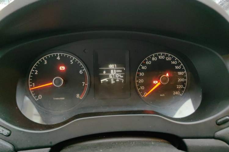 Used Volkswagen Sagitar 2012 1.6L Manual Comfort Model Odometer Close Up