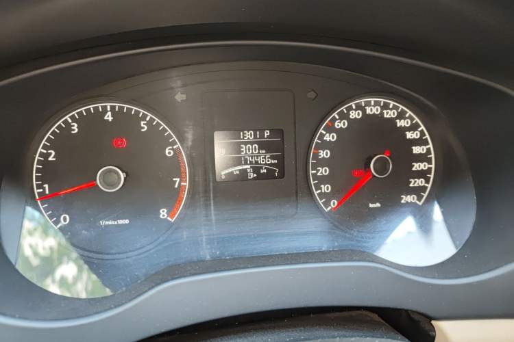 Used Volkswagen Sagitar 2012 1.6L Automatic Comfort Edition Odometer Close Up