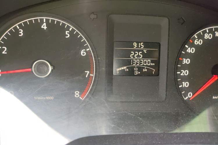 Used Volkswagen Sagitar 2012 1.6L Manual Comfort Model Odometer Close Up