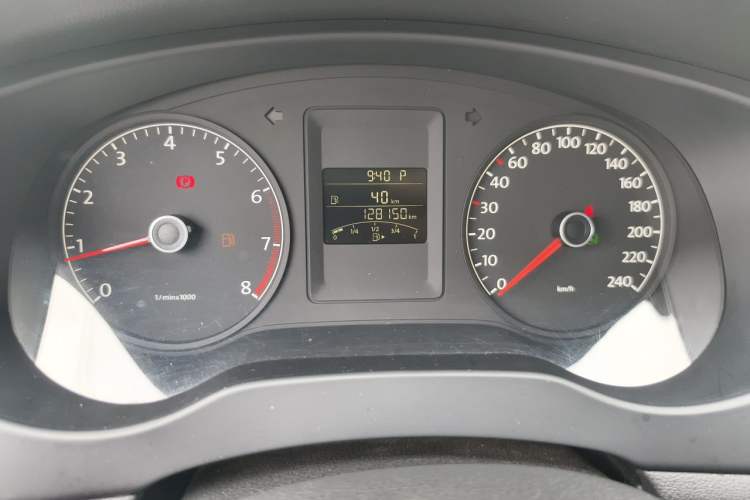 Used Volkswagen Sagitar 2012 1.6L Automatic Comfort Edition Odometer Close Up