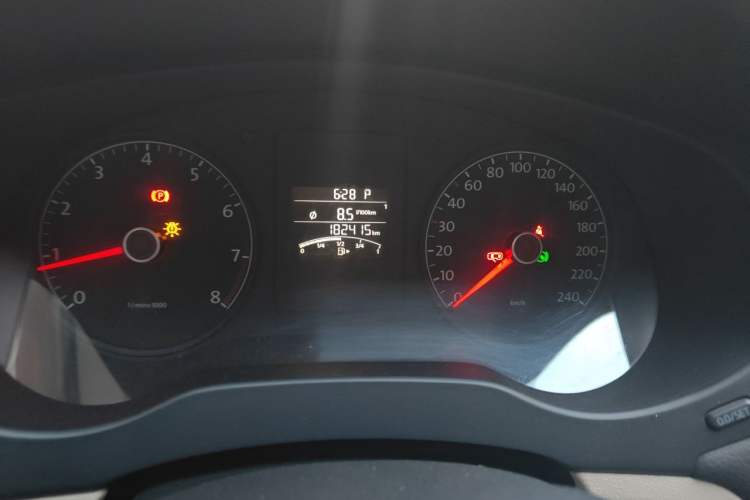 Used Volkswagen Sagitar 2012 1.6L Automatic Comfort Edition Odometer Close Up