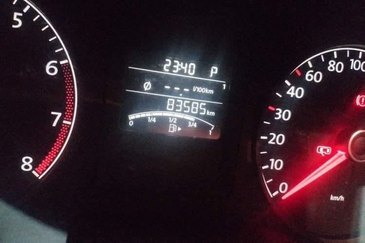 Used Volkswagen Sagitar 2012 1.6L Automatic Comfort Edition Odometer Close Up