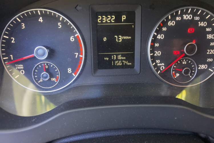 Used Volkswagen Sagitar 2012 1.4TSI Automatic Fashion Edition Odometer Close Up