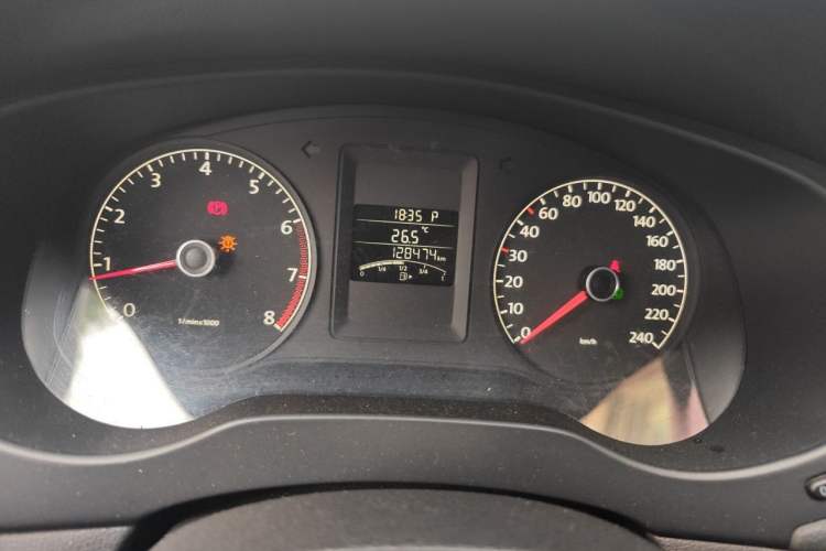 Used Volkswagen Sagitar 2012 1.6L Automatic Comfort Edition Odometer Close Up
