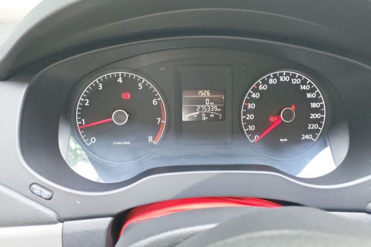 Used Volkswagen Sagitar 2012 1.6L Manual Comfort Model Odometer Close Up