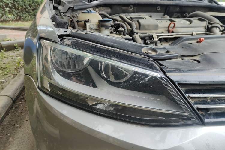 Used Volkswagen Sagitar 2012 1.4TSI Automatic Flagship Edition Right Front Headlight