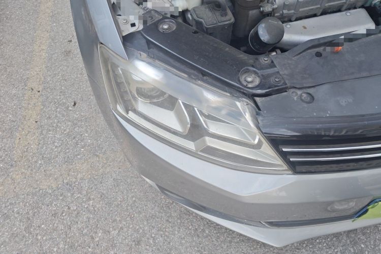 Used Volkswagen Sagitar 2012 1.6L Manual Comfort Model Right Front Headlight