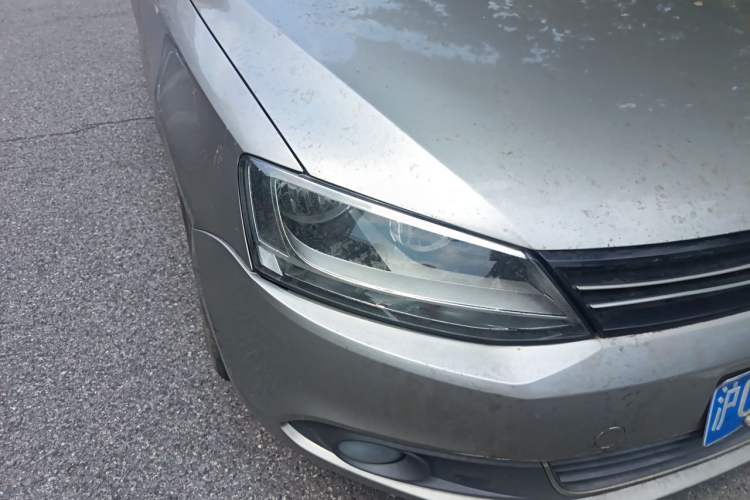 Used Volkswagen Sagitar 2012 1.6L Automatic Fashion Edition Right Front Headlight