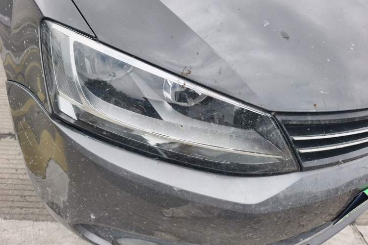 Used Volkswagen Sagitar 2012 1.4TSI Automatic Luxury Edition Right Front Headlight