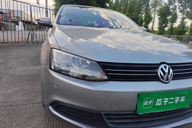 Used Volkswagen Sagitar 2012 1.6L Automatic Fashion Edition Right Front Headlight