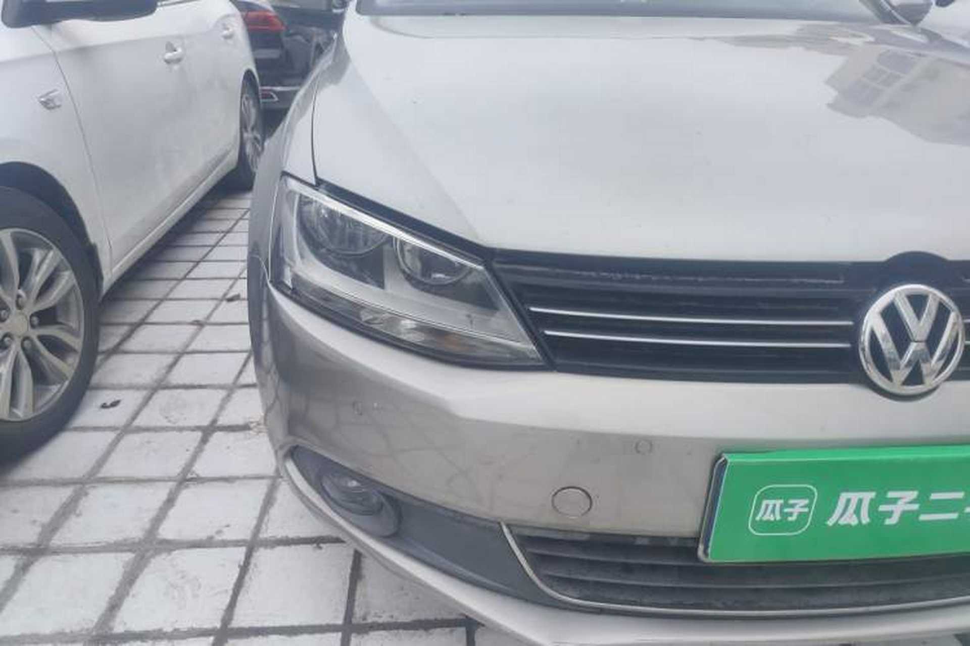 Used Volkswagen Sagitar 2012 1.4TSI Automatic Luxury Edition Right Front Headlight