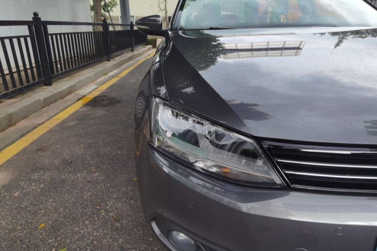 Used Volkswagen Sagitar 2012 1.4TSI Automatic Luxury Edition Right Front Headlight