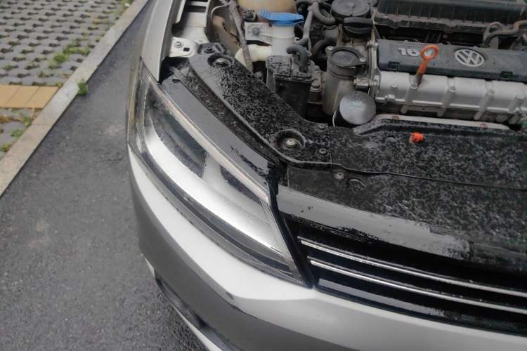 Used Volkswagen Sagitar 2012 1.6L Manual Comfort Model Right Front Headlight