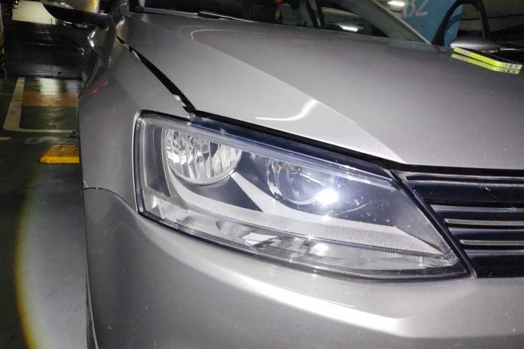 Used Volkswagen Sagitar 2012 1.6L Automatic Comfort Edition Right Front Headlight