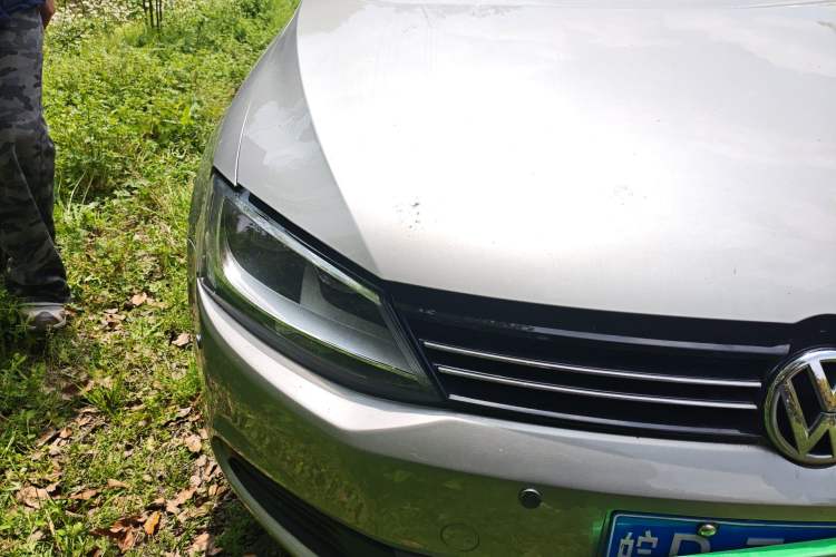 Used Volkswagen Sagitar 2012 1.6L Manual Fashion Edition Right Front Headlight