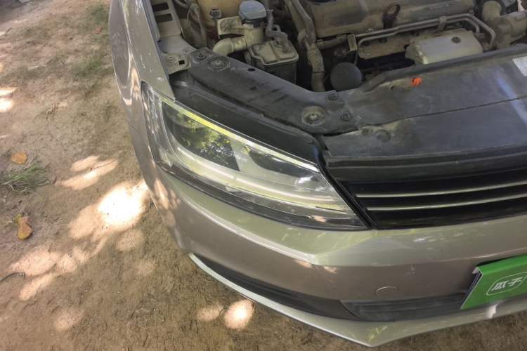 Used Volkswagen Sagitar 2012 1.4TSI Automatic Fashion Edition Right Front Headlight
