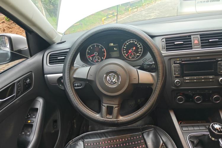 Used Volkswagen Sagitar 2012 1.4TSI Manual Fashion Edition Steering Wheel