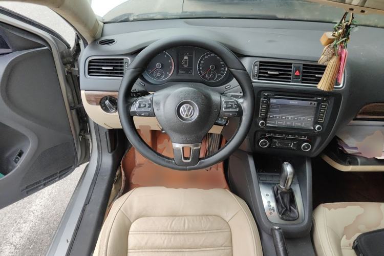 Used Volkswagen Sagitar 2012 1.4TSI Automatic Flagship Edition Steering Wheel