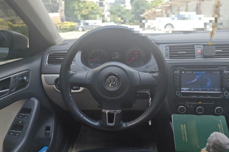 Used Volkswagen Sagitar 2012 1.6L Manual Comfort Model Steering Wheel