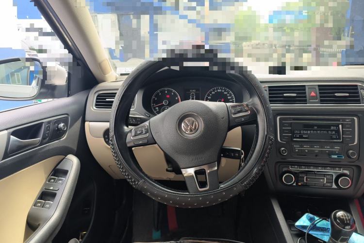Used Volkswagen Sagitar 2012 1.4TSI Manual Luxury Model Steering Wheel