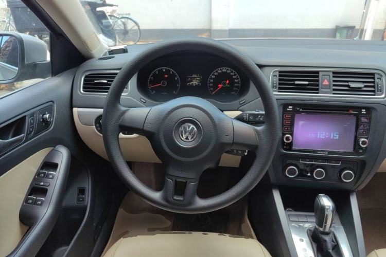 Used Volkswagen Sagitar 2012 1.6L Automatic Comfort Edition Steering Wheel