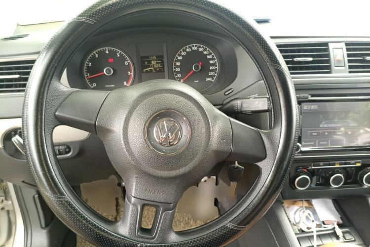 Used Volkswagen Sagitar 2012 1.6L Manual Comfort Model Steering Wheel