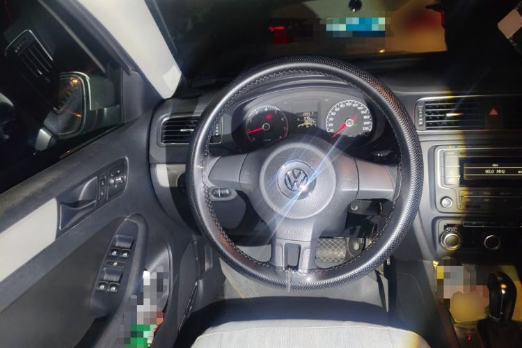 Used Volkswagen Sagitar 2012 1.6L Automatic Comfort Edition Steering Wheel