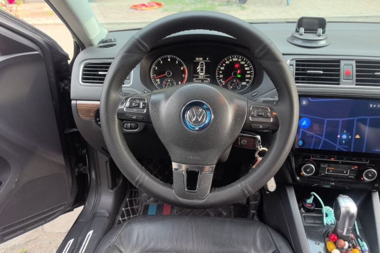 Used Volkswagen Sagitar 2012 1.4TSI Automatic Flagship Edition Steering Wheel