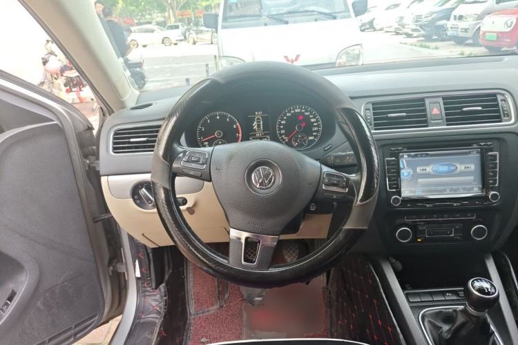 Used Volkswagen Sagitar 2012 1.4TSI Manual Luxury Model Steering Wheel