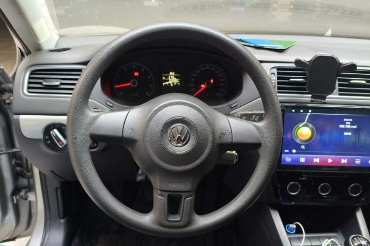 Used Volkswagen Sagitar 2012 1.6L Manual Comfort Model Steering Wheel