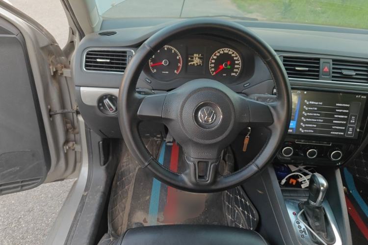 Used Volkswagen Sagitar 2012 1.6L Automatic Comfort Edition Steering Wheel