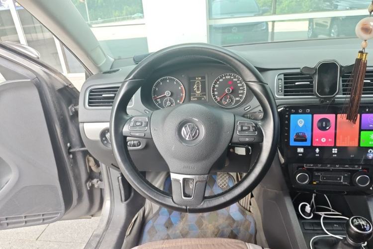 Used Volkswagen Sagitar 2012 1.4TSI Manual Luxury Model Steering Wheel