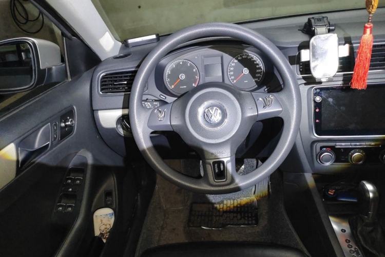 Used Volkswagen Sagitar 2012 1.6L Automatic Comfort Edition Steering Wheel