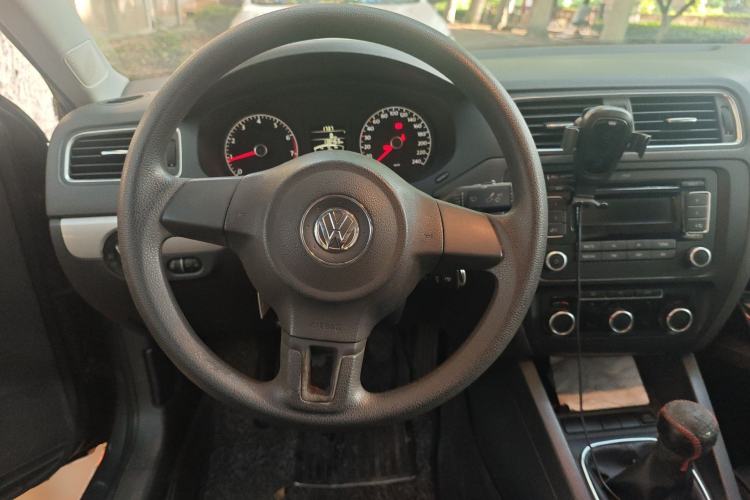 Used Volkswagen Sagitar 2012 1.6L Manual Comfort Model Steering Wheel