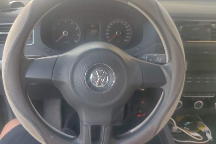 Used Volkswagen Sagitar 2012 1.6L Manual Fashion Edition Steering Wheel