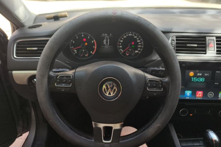 Used Volkswagen Sagitar 2012 1.4TSI Automatic Luxury Edition Steering Wheel