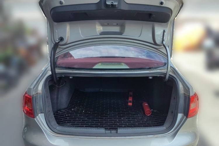 Used Volkswagen Sagitar 2012 1.6L Automatic Comfort Edition Trunk