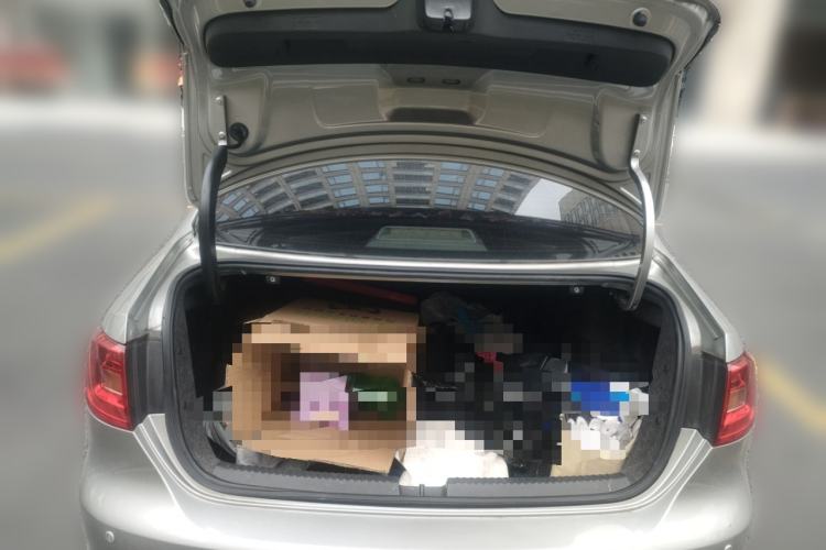 Used Volkswagen Sagitar 2012 1.6L Automatic Fashion Edition Trunk