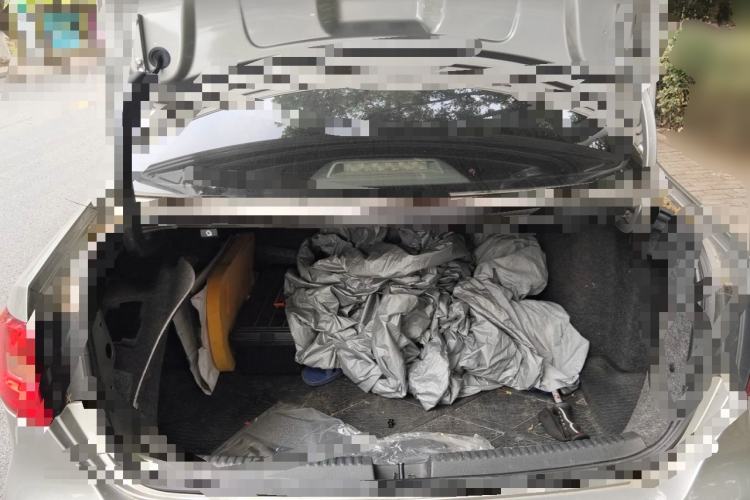 Used Volkswagen Sagitar 2012 1.6L Automatic Fashion Edition Trunk