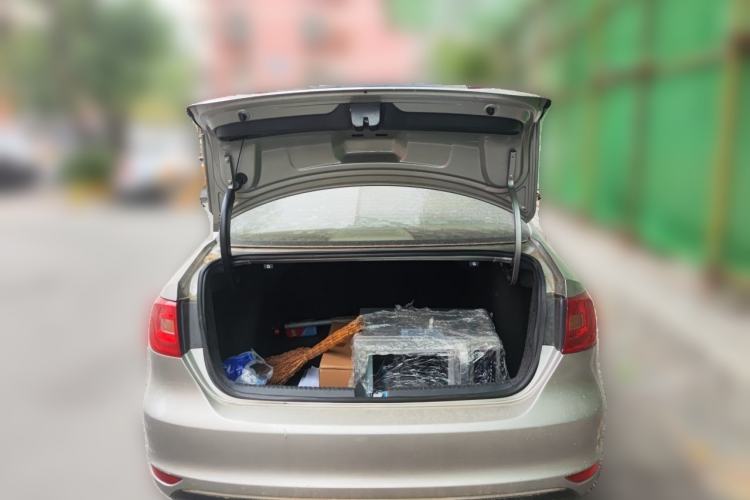 Used Volkswagen Sagitar 2012 1.6L Manual Comfort Model Trunk
