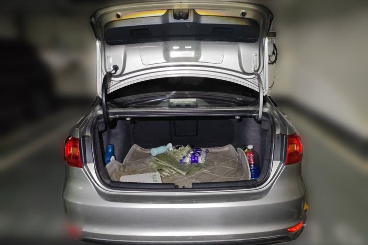 Used Volkswagen Sagitar 2012 1.6L Automatic Comfort Edition Trunk