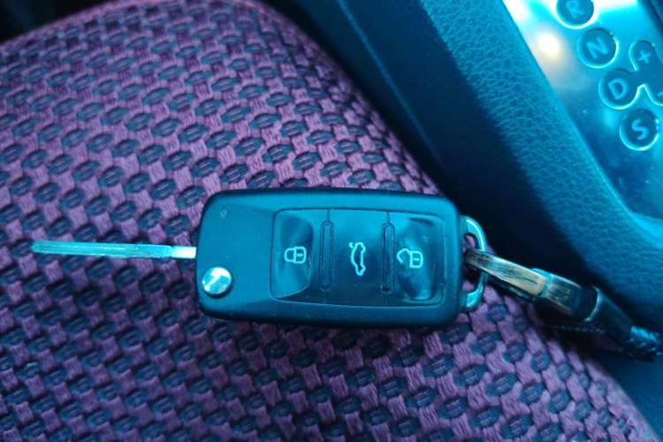 Used Volkswagen Sagitar 2012 1.6L Automatic Comfort Edition Vehicle Key