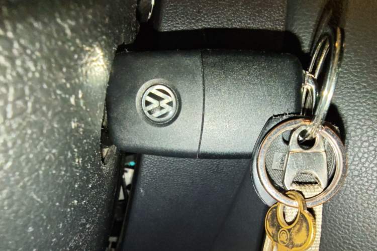 Used Volkswagen Sagitar 2012 1.6L Automatic Comfort Edition Vehicle Key