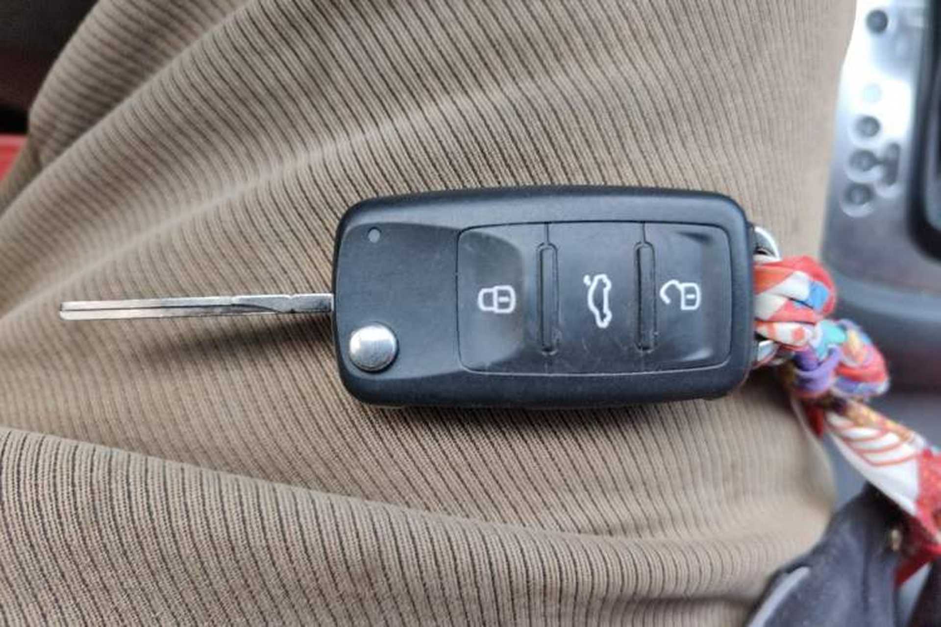 Used Volkswagen Sagitar 2012 1.6L Automatic Comfort Edition Vehicle Key