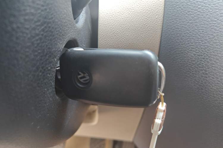 Used Volkswagen Sagitar 2012 1.6L Manual Comfort Model Vehicle Key