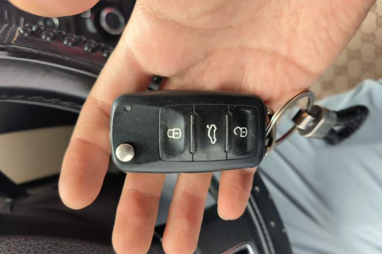 Used Volkswagen Sagitar 2012 1.4TSI Manual Luxury Model Vehicle Key