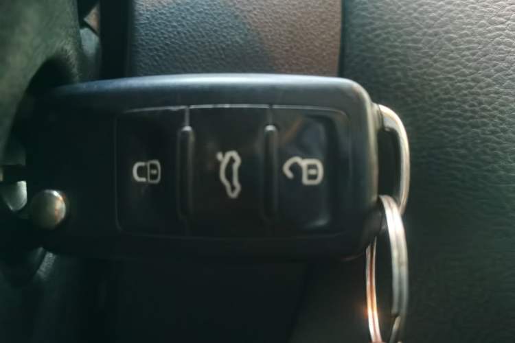 Used Volkswagen Sagitar 2012 1.4TSI Manual Luxury Model Vehicle Key